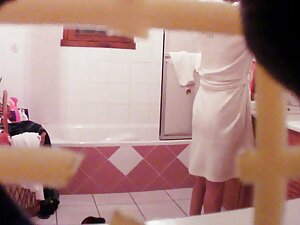 Natalie peliculas hentai completas Porkman de 18 años es nueva en el porno siendo follada duro en una habitación de hotel por un semental colgado en Hussie Pass